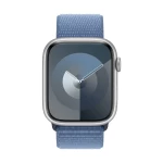 Apple Watch Series 9 GPS 45 mm srebrno aluminijsko kućište sa zimsko plavom sportskom petljom Apple Watch Series 9 GPS 45 mm kućište od aluminija Sport Loop zimsko plava