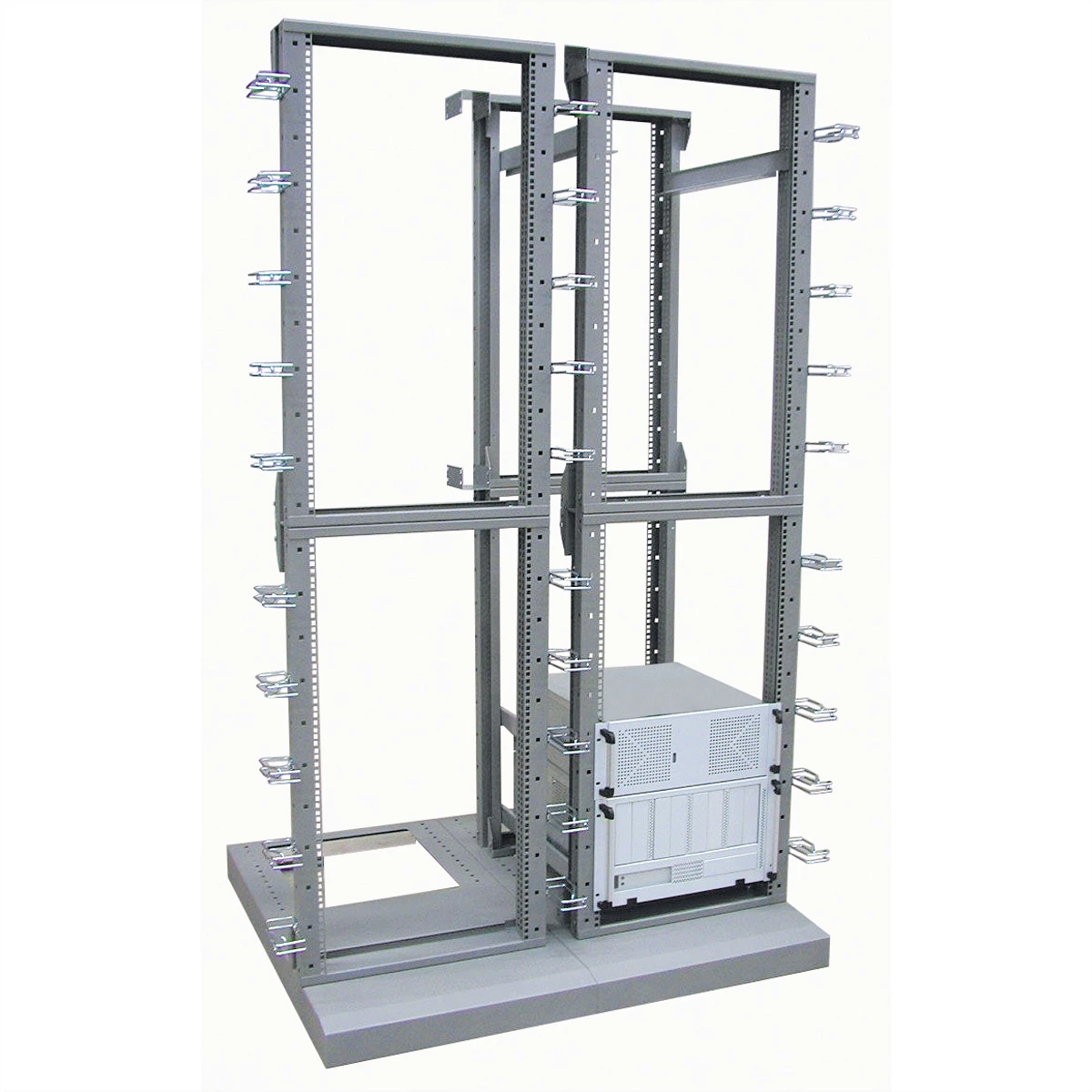 Apranet 26509307 19 palac utičnica za serverski ormar slika